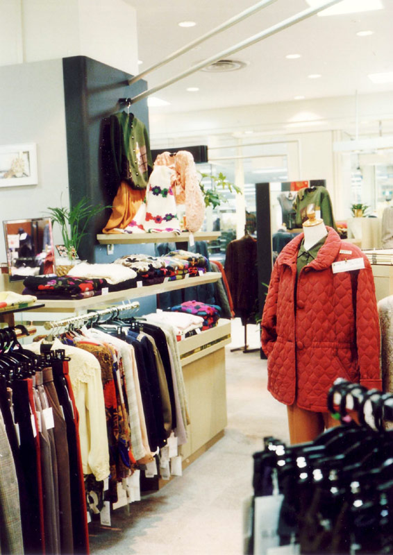 fujinfuku4 大阪市福島区 SC内婦人服｜物販店舗のリフォーム（内装工事）
